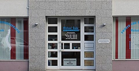 Eingang Praxis für Physiotherapie Elper Weg 4